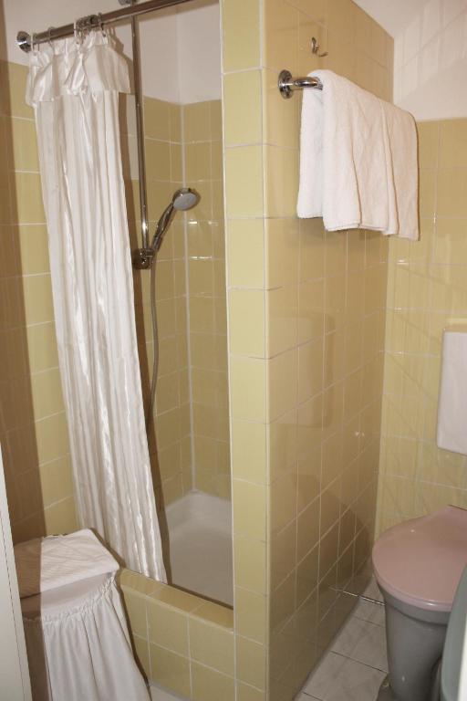 Hotel Burgdacherl Neubeuern Zimmer foto