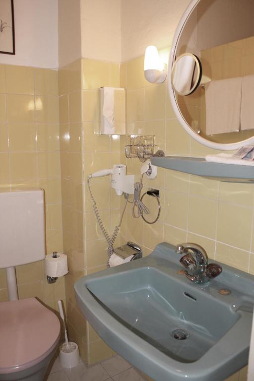 Hotel Burgdacherl Neubeuern Zimmer foto